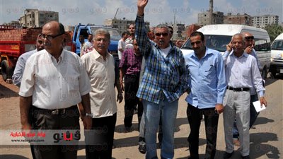 بالصور.. مدير إدارة الأزمات بمحافظة الإسكندرية يرقص مع البرنس