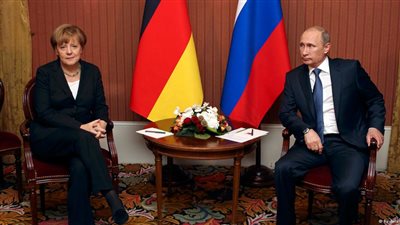 ميركل تلتقي بوتين في فرنسا وتناقش معه الأزمة الأوكرانية
