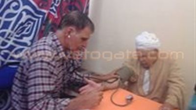 منظمة الحريات بالعاشر تجري الكشف على 650 مريضا في فاقوس