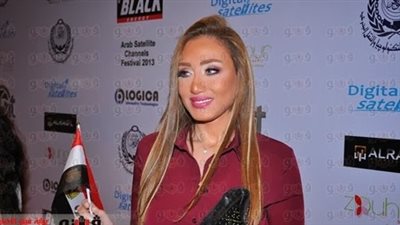 ريهام سعيد تغادر مطار القاهرة لأداء مناسك العمرة