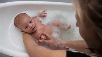 8 خطوات لحمام صحي للطفل