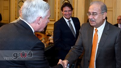 بنك الإعمار الأوروبي يؤكد ثقته في الاقتصاد المصري.. رئيس الوزراء: تطبيق برنامج الإصلاح تدريجيًا.. لن نفرض تسعيرة جبرية على السلع.. وتوفير الطاقة للقطاع الخاص