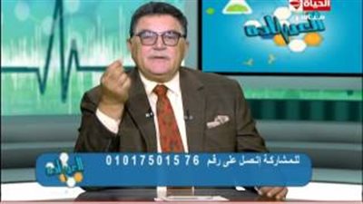 بالفيديو..استشاري تجميل يقدم علاجا لشعر الحواجب الأبيض