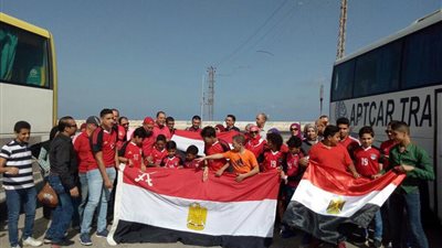 بالصور.. 5 حافلات لنادي جزيرة الورد لتشجيع المنتخب باستاد برج العرب