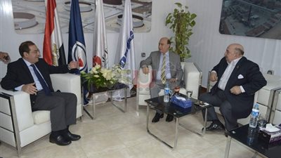 مهاب مميش: تطوير الموانئ وتقديم خدمات لوجيستية أهم أولوياتنا