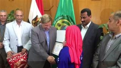 بالفيديو.. تكريم أبطال أفريقيا بالمصارعة في الإسماعيلية