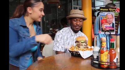 مطعم أمريكي يحتفل بعيد ميلاد بوتين بتقديم شطيرة عملاقة للعملاء