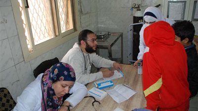 قافلة طبية تقدم خدماتها لـ1120 مواطنا بعرب العيايدة في الصف