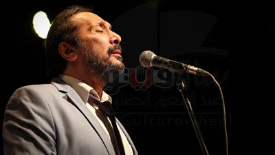 بالصور.. على الحجار يغرد في رحاب عشاقه بساقية الصاوي