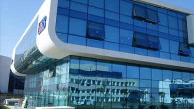 640 ألف جنيه من «التجاري الدولي» تمويل لقافلة أسنان متنقلة مجانية