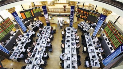 خبير: إيقاف أكواد 6 عملاء بالبورصة يصب في مصلحة المستثمرين