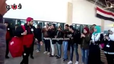 بالفيديو.. السعيد وإكرامي ورمضان يغادرون مطار القاهرة بعد تكريم السيسي