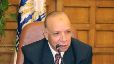 محافظ القاهرة يشدد على منع الانتظار الخاطئ بشوارع العاصمة