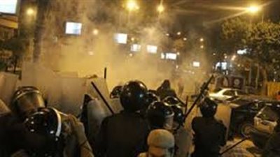 الإخوان تهاجم قوات الأمن بالألعاب النارية في عين شمس