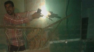 بالفيديو.. سكان عقار بالخصوص يستغيثون بالمسئولين قبل انهياره