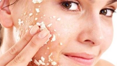 طرق العناية وترطيب كل أنواع البشرة طوال الصيف