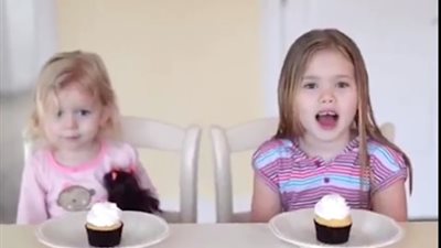 بالفيديو.. أقوى رد فعل لطفلة علمت أن والدتها حامل في صبي