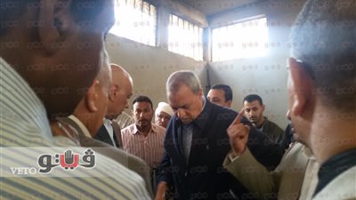 بالفيديو.. محافظ قنا يطالب بتوفير الأمن الصناعي في وحدة تخزين القمح