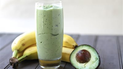 عصير الأفوكادو بالموز وجوز الهند لإنقاص الوزن