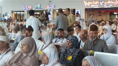 فريق من الوعاظ بصالات السفر لتوعية الحجاج بمناسك الحج