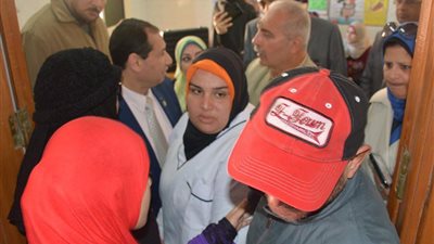 رئيس جامعة بورسعيد يشارك في القافلة الطبية بقرى غرب