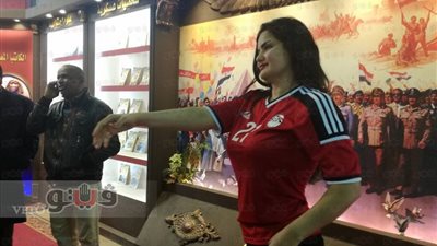 بالفيديو والصور.. سما المصري تهرب من جمهور معرض الكتاب