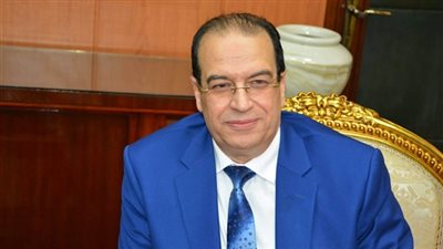 محافظ الدقهلية يشاهد مباراة مصر والكونغو بالنادي الاجتماعى في المنصورة