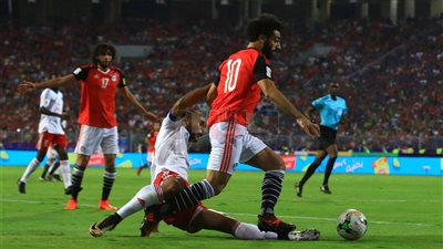 محمد صلاح يتقدم بالهدف الأول للفراعنة في مرمى الكونغو