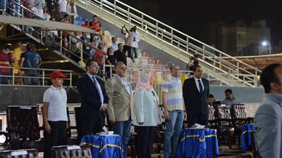 بالصور.. وزير الري يساند المنتخب الوطني من المركز الأوليمبي