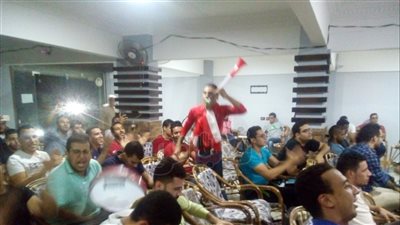 بالفيديو والصور.. «يالا يا فراعنة الكاس ده بتاعنا» هتافات الجماهير بأسيوط