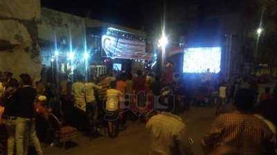 بالصور.. فرحة أهالي الإسكندرية بهدف محمد صلاح