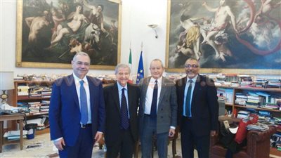 رئيس المصريين الأحرار: التقينا رئيس العلاقات الخارجية بالبرلمان الإيطالي.. «عصام خليل»: نعمل على حل سياسي لقضية مقتل ريجيني.. اتفقنا على خطوات لإنهاء الأزمة.. وحجم استثمارات روما بمصر 5 مليا