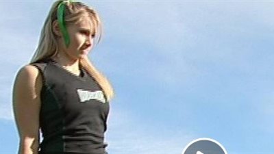 بالفيديو.. فتاة تصفع صديقتها أثناء استعراض مهاراتهما في القفز