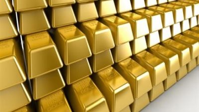 شحنة ذهب تصل القاهرة قادمة من سويسرا