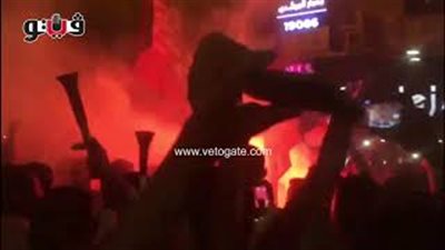 بالفيديو.. ألعاب نارية في مقاهي مصر الجديدة احتفالا بصعود مصر