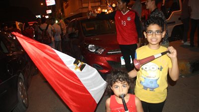 بالفيديو والصور.. فرحة الأهالي بالمهندسين بعد صعود المنتخب