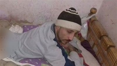 بالصور.. مصاب بقطع في النخاع الشوكي يستغيث بوزير الصحة