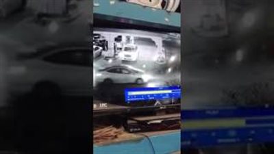 بالفيديو.. تصرف متهور لسائق يتسبب في انفجار محطة وقود