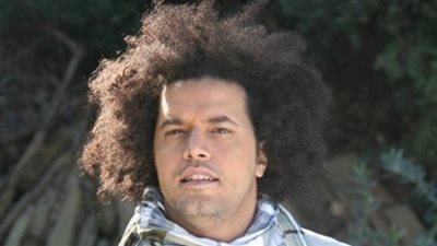 عبد الفتاح الجريني ينتهي من أداء العمرة برفقة والدته