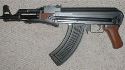 ضبط رشاش بحوزة طالب وفلاح بالإسماعيلية