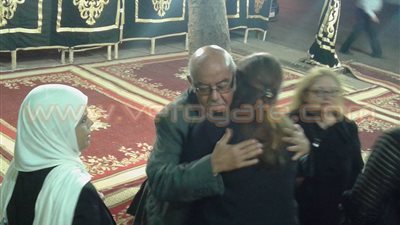 بالفيديو.. وصول جلال عارف وممدوح حمزة إلى عزاء عبد العظيم مناف