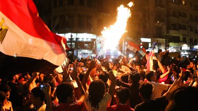بالصور.. صعود مصر لمونديال روسيا يعيد الروح إلى ميدان التحرير