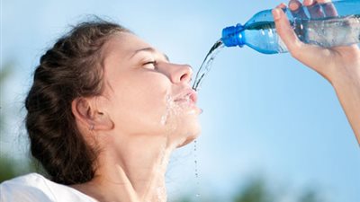 عدم تناول المياه يسبب 10 مشكلات كارثية للجسم