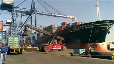 «الرقابة الإدارية» تحبط تهريب مواد غذائية بمستندات مزورة