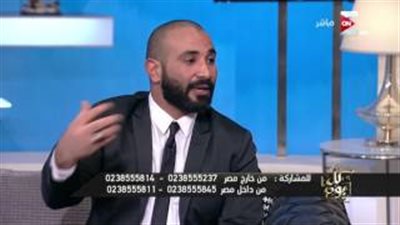 بالفيديو.. أحمد سعد يعلق على زواجه من سمية الخشاب: «هو أنا أطول»
