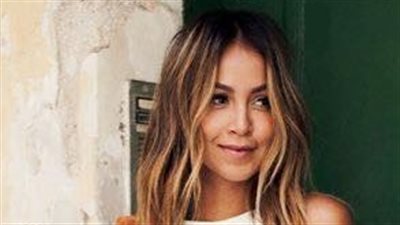 بالصور.. «الفساتين البيضاء» لمظهر مميز في المصيف