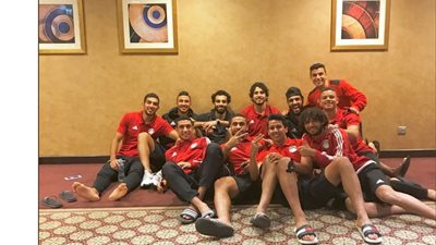 بالصور.. يوسف الشريف يحتفل مع نجوم منتخب مصر بالصعود للمونديال