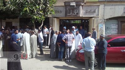 بالصور.. وقفة احتجاجية لأصحاب المزارع السمكية بكفر الشيخ