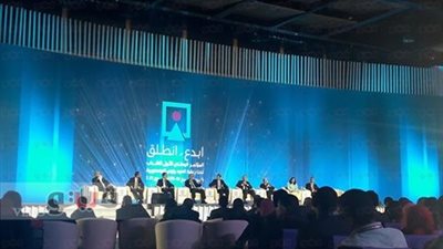 تفاصيل جلسة وزيري الاتصالات والصناعة لربط منظومة التعليم بسوق العمل