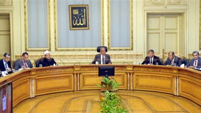 بالصور..رئيس الوزراء يتعهد بإزالة معوقات المشروعات المتوقفة